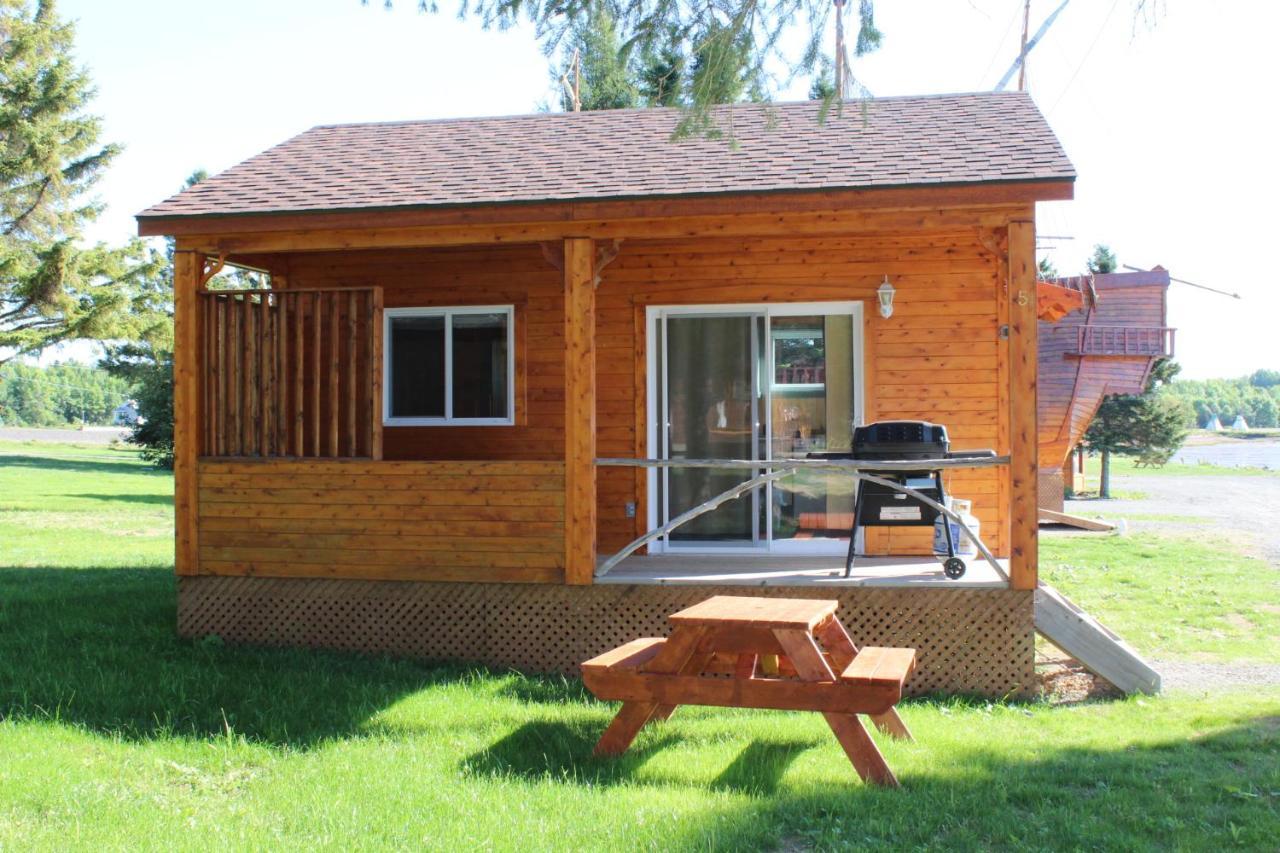 Chalets de l'Anse Ste Helene Maria Buitenkant foto